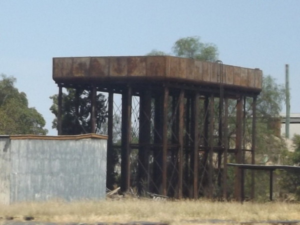 Water tower(?), disused, Parkes loco depot, 2019-03-04