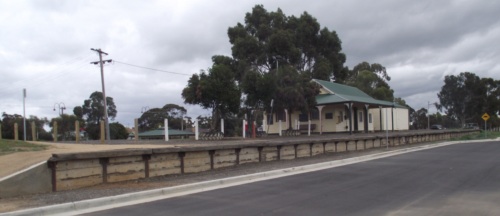 Cobram Station - Apr 2012