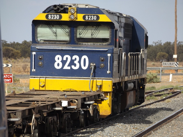 Train heading east in siding, Ivanhoe, 2019-03-04